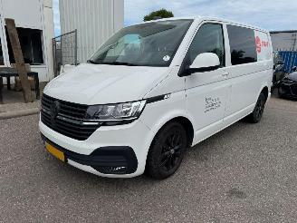 damaged commercial vehicles Volkswagen Transporter 2.0 AUTOMAAT TDI L1H1 30 Bulli 2023/2