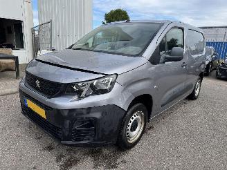 damaged commercial vehicles Peugeot Partner 1.6 BlueHDI Pro 2019/10
