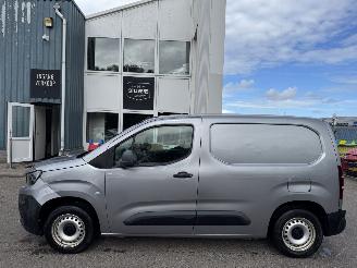 Vaurioauto  commercial vehicles Peugeot Partner 1.6 BlueHDI Pro 2019/10