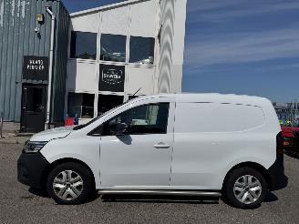 dañado vehículos comerciales Renault Kangoo 1.5 Blue Davi 75 PK advance L1 2024/12