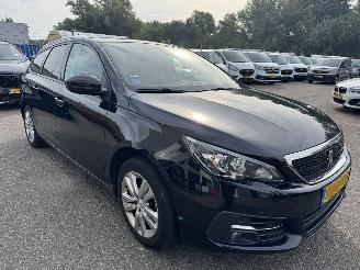 Avarii autoturisme Peugeot 308 1.2 PureTech Blue Lease Executive 2018/7