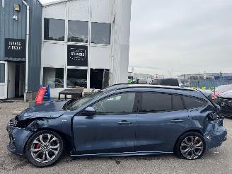 damaged passenger cars Ford Focus 1.0 EcoBoost Hybride ST Line Style 2022/6