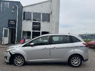 Schadeauto Ford Grand C-Max 1.6 EcoBoost Titanium 7p. 2011/3