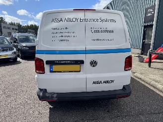 Volkswagen Transporter 2.0 TDI L2H1 32 picture 5