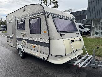 krockskadad bil caravan Hobby  10 D 1991/4