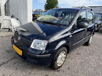 Vaurioauto  passenger cars Fiat Panda 1.2 Active 2012/2