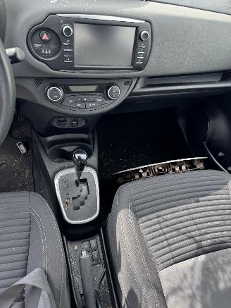 Toyota Yaris 1.5 VVT-I Active AUTOMAAT picture 11