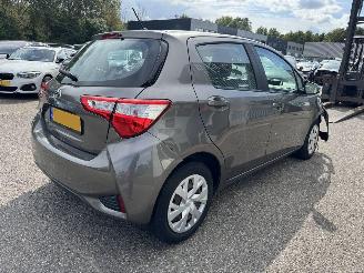 Schadeauto Toyota Yaris 1.5 VVT-I Active AUTOMAAT 2019/8