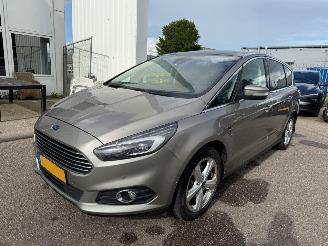 Schadeauto Ford S-Max 2.0 Titanium 7p. 2016/6