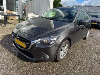 krockskadad bil auto Mazda 2 1.5 Skyactiv-G Dynamic 2017/6