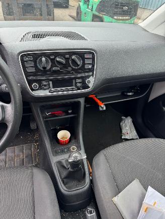 Volkswagen Up! 1.0 take up! BlueMotion picture 9