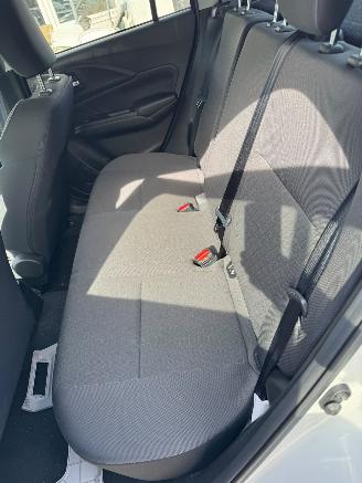 Suzuki Swift 1.2 Select Smart Hybrid picture 16