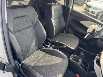 Suzuki Swift 1.2 Select Smart Hybrid picture 15