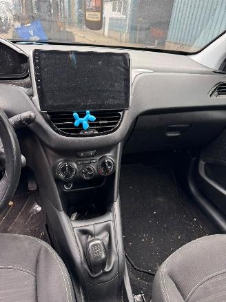 Peugeot 208 1.0 VTi Access picture 9