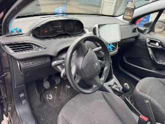 Peugeot 208 1.0 VTi Access picture 7