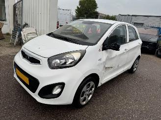 Damaged car Kia Picanto 1.0 CVVT Comfort Pack 2011/6