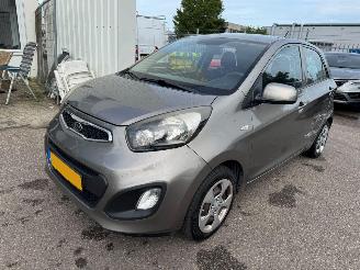 Unfallwagen Kia Picanto 1.0 CVVT Comfort Pack 2012/4