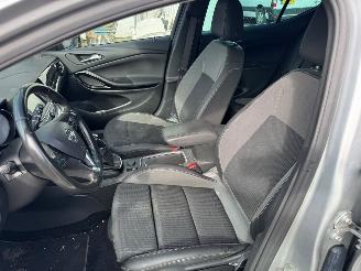 Opel Astra 1.2 Design & Tech picture 17