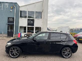 BMW 1-serie 118i Essential picture 2