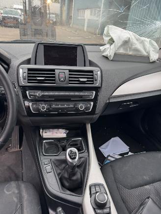 BMW 1-serie 118i Essential picture 12