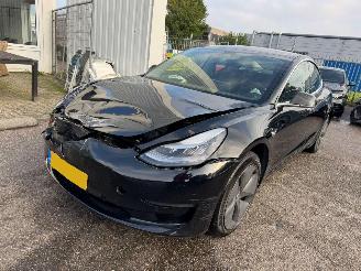skadebil auto Tesla Model 3 Long Range RWD 75 kWh 287 PK 2019/6