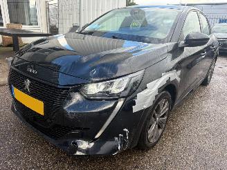 Vaurioauto  passenger cars Peugeot e-208 EV Active Pack 50 kWh 136 PK 2022/11