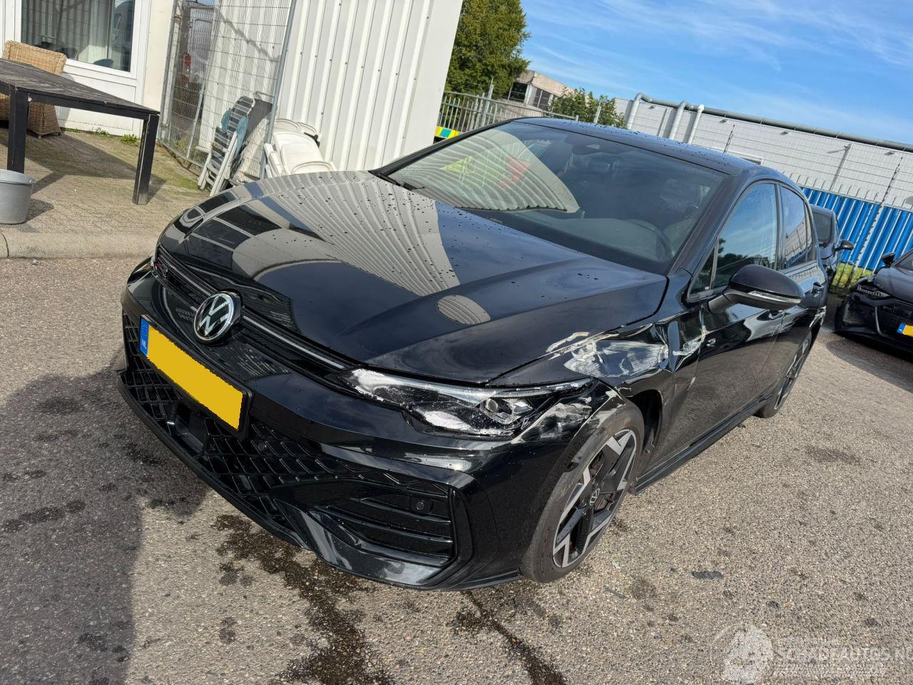 Volkswagen Golf 1.5 TSI R-Line Edition