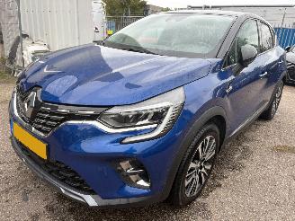 skadebil auto Renault Captur 1.6 E-Tech Plug-in Hybrid 160 Initiale Paris 2021/11