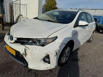 Damaged car Toyota Auris Touring Sports 1.8 AUTOMAAT Hybrid Aspiration 2014/6