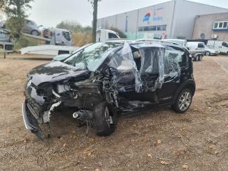 Vrakbiler auto Volkswagen Up! Up! (121), Hatchback, 2011 1.0 12V 75 2014/2