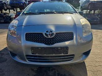 demontáž osobní automobily Toyota Yaris Yaris II (P9), Hatchback, 2005 / 2014 1.3 16V VVT-i 2008/3