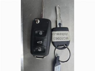 Sloopauto Volkswagen Up! Up! (121), Hatchback, 2011 1.0 12V 60 2015/4