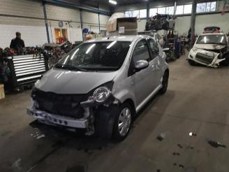 Vrakbiler auto Toyota Aygo Aygo (B10), Hatchback, 2005 / 2014 1.0 12V VVT-i 2010/10
