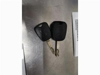 Uttjänta bilar auto Peugeot 107 107, Hatchback, 2005 / 2014 1.0 12V 2006/8