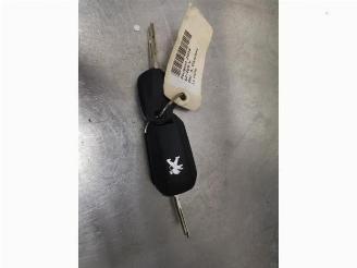 Peugeot 2008 2008 (CU), MPV, 2013 / 2019 1.2 12V e-THP PureTech 110 picture 6