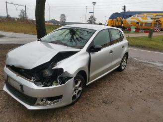 Coche siniestrado Volkswagen Polo Polo V (6R), Hatchback, 2009 / 2017 1.2 12V 2012/3