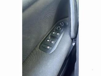 Peugeot 308 308 SW (L4/L9/LC/LJ/LR), Combi 5-drs, 2014 / 2021 1.2 12V e-THP PureTech 130 picture 17