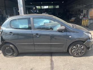 Peugeot 108 108, Hatchback, 2014 1.0 12V VVT-i picture 4