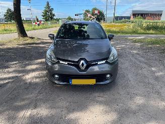 damaged passenger cars Renault Clio 1.5 2015/1