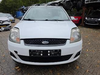 Vrakbiler auto Ford Fiesta Fiesta 5 (JD/JH), Hatchback, 2001 / 2009 1.4 16V 2007/7