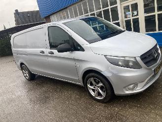 krockskadad bil bedrijf Mercedes Vito VITO 114 CDI LANG AUTOMAAT AIRCO 2016/1