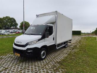 skadebil bedrijf Iveco Daily DAILY 35S15 2015/2