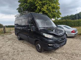 damaged commercial vehicles Iveco Daily Daily 3.0 180 pk automaat 2019/9