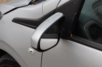 Peugeot 108 108, Hatchback, 2014 1.0 12V VVT-i picture 28