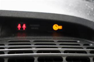 Peugeot 108 108, Hatchback, 2014 1.0 12V VVT-i picture 15