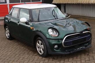 Mini Cooper Mini (F55), Hatchback 5-drs, 2013 1.5 12V Cooper picture 1