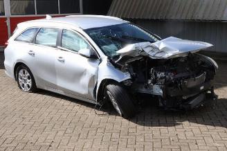 Coche siniestrado Kia Cee d Ceed Sportswagon (CDF), Combi 5-drs, 2018 1.0i T-GDi 12V 2022/4