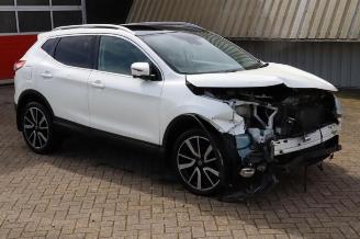 Salvage car Nissan Qashqai Qashqai (J11), SUV, 2013 1.2 DIG-T 16V 2016
