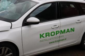 Peugeot 308 308 SW (L4/L9/LC/LJ/LR), Combi 5-drs, 2014 / 2021 1.5 BlueHDi 130 picture 26