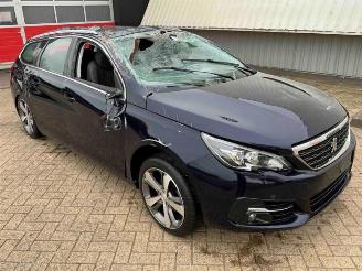 Salvage car Peugeot 308 308 SW (L4/L9/LC/LJ/LR), Combi 5-drs, 2014 / 2021 1.2 12V e-THP PureTech 130 2018/4